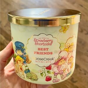 Strawberry Shortcake Best Friends 14.5 oz  3-Wick Candle